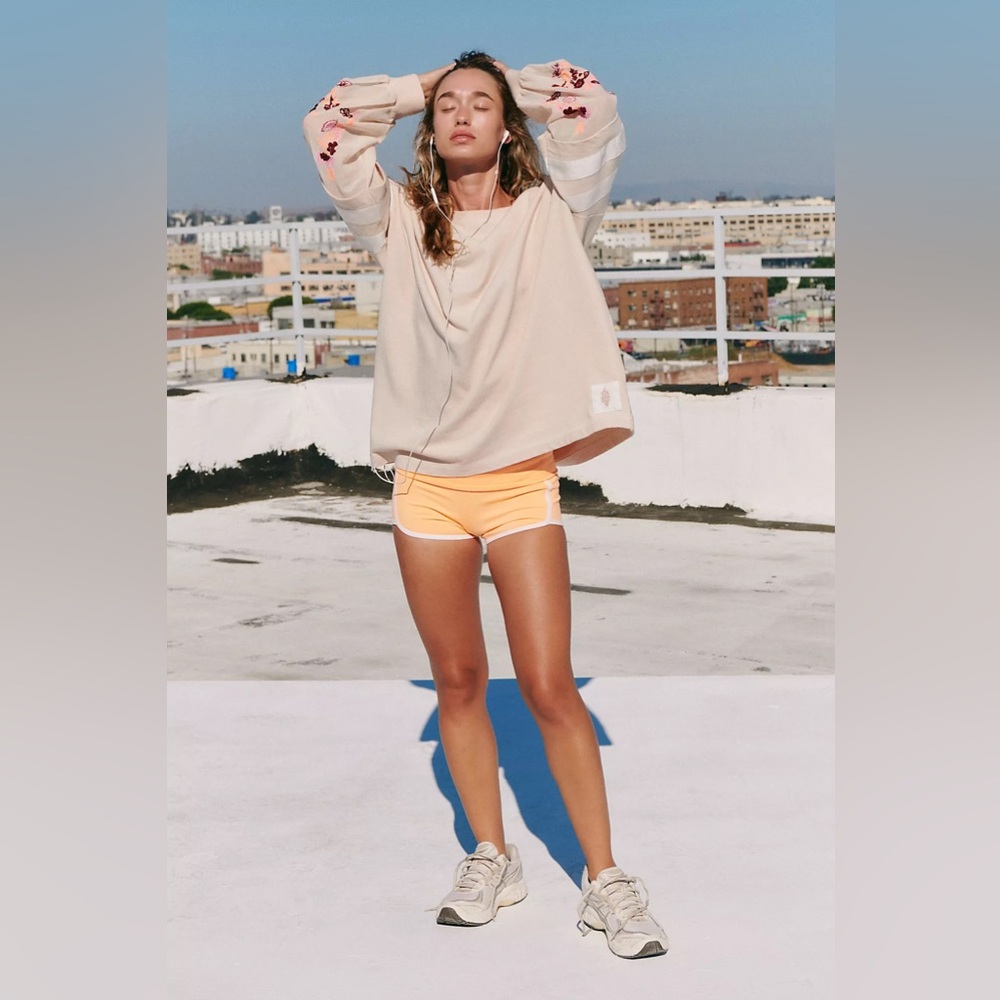 NWT Free People Movement On The Fly Layer - Picture 2 of 4